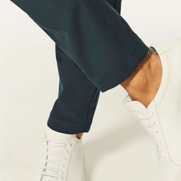 Commission Slim-Fit Pant 34" *Warpstreme in Melanite - Picture 3 of 7